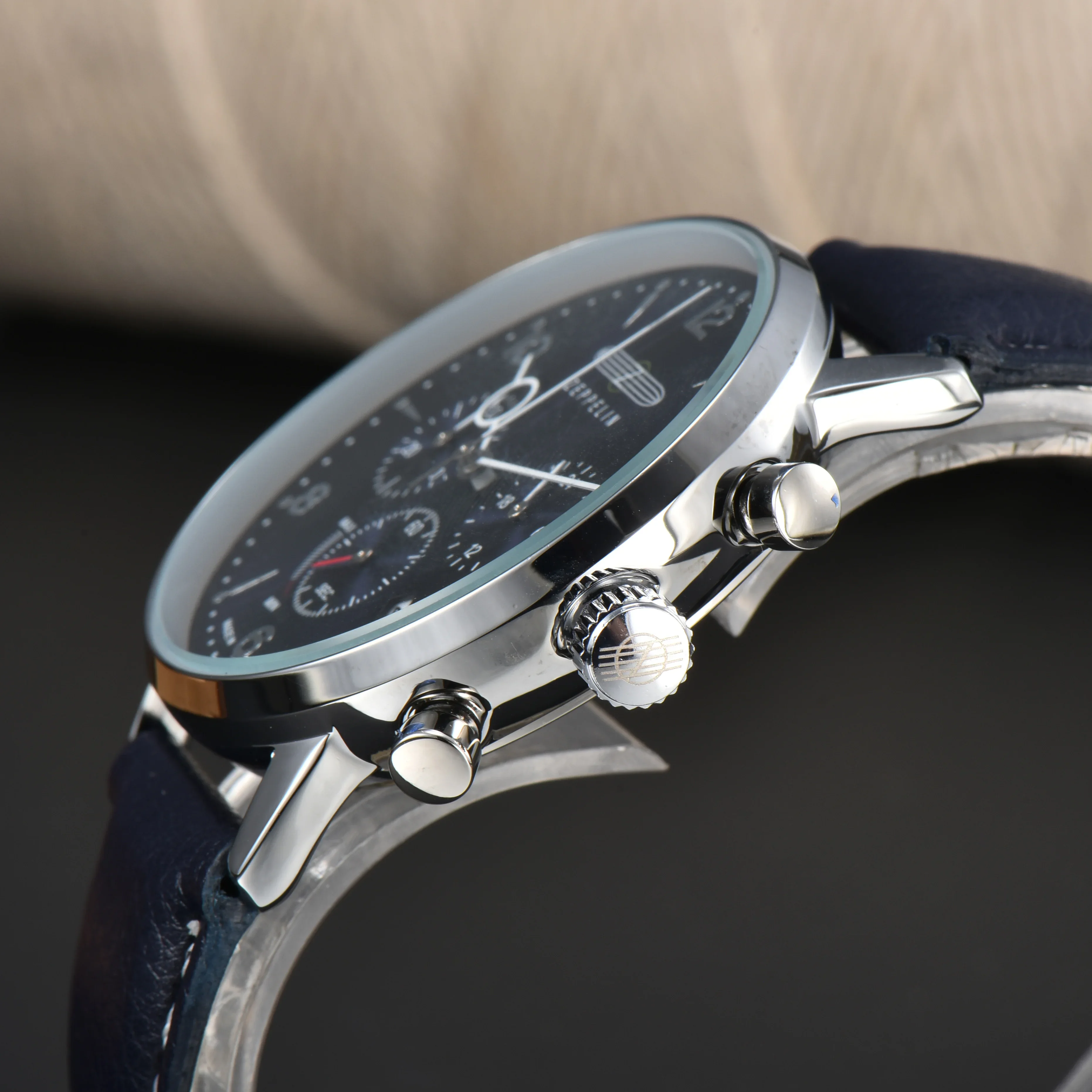 2026 힌덴부르크 제플린 8086-4 오토매틱 데이트 - Smartwatch Watches Digital 리뷰 및 가격